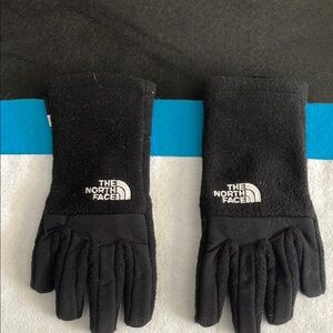 The North Face Black Gloves